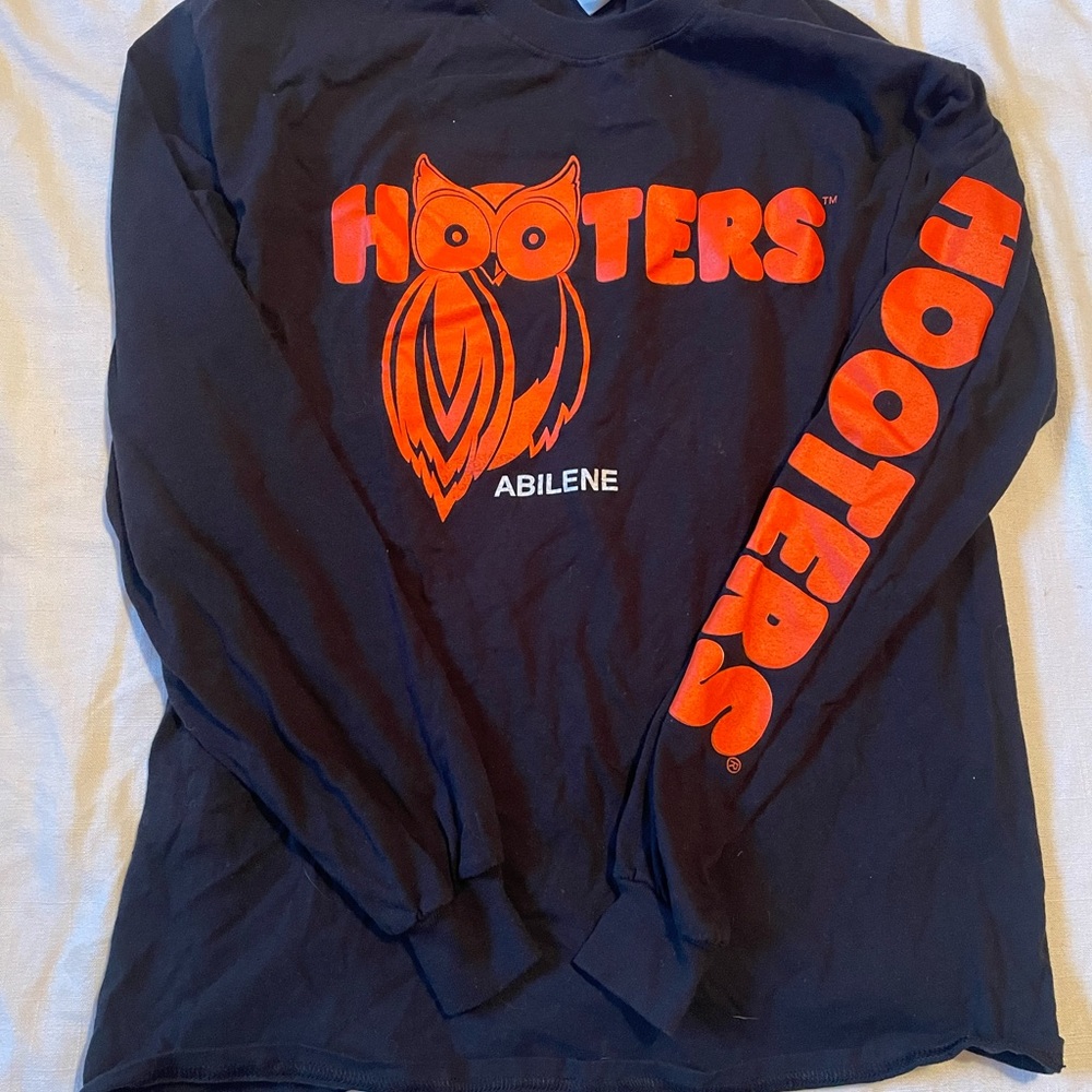 Long sleeve hooters tshirt